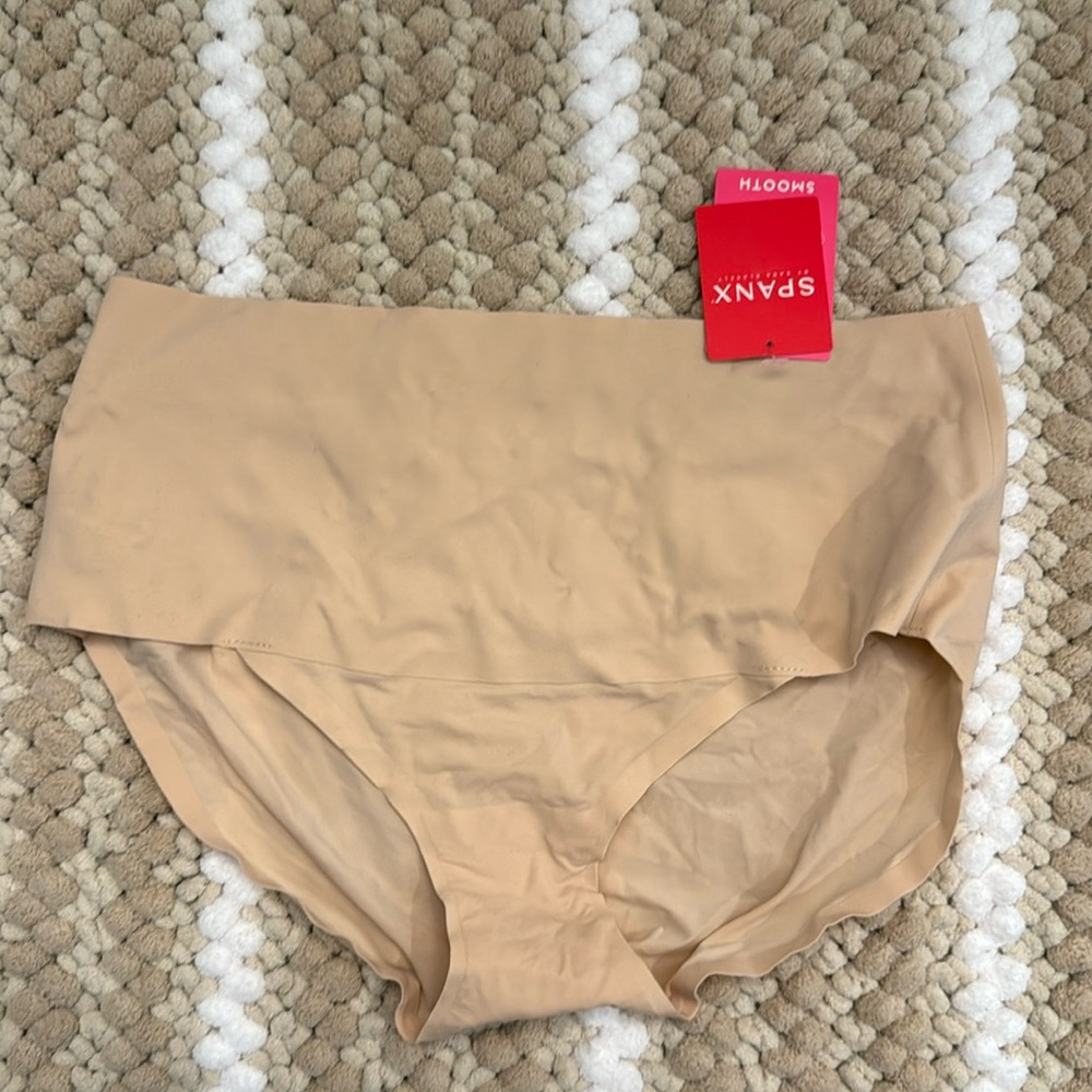 SPANX smooth shapewear NWT